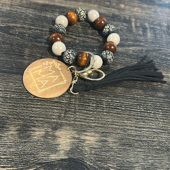 NWT Mama Wooden Beaded Bracelet Keychain with Tassel & Thick Charm Brown Black - Picture 2 of 4